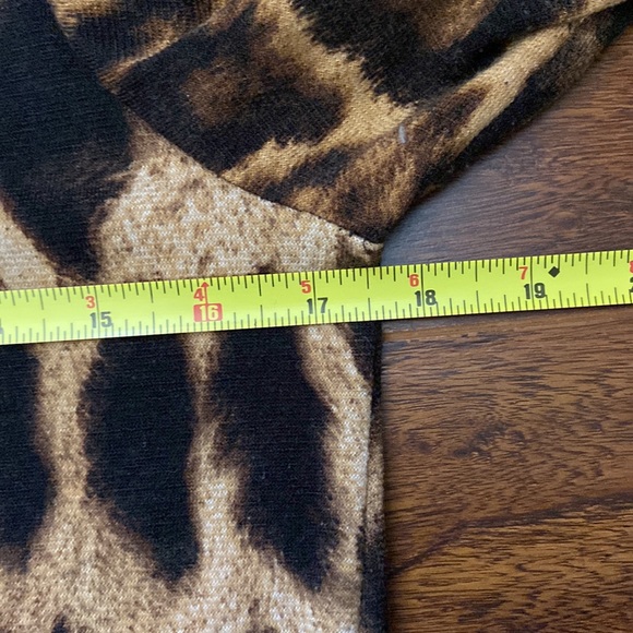 Beautiful leopard print dress in size 10 - Picture 8 of 9